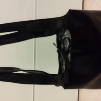 Borsa pelle nera lucida Yuri