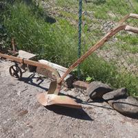 Aratro scalzatore manuale