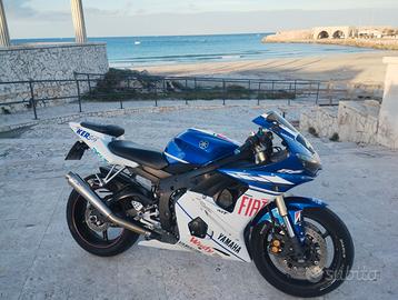 Yamaha FZR 600 - 2005