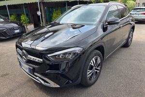 MERCEDES-BENZ GLA 180 Automatic Progressive Adva