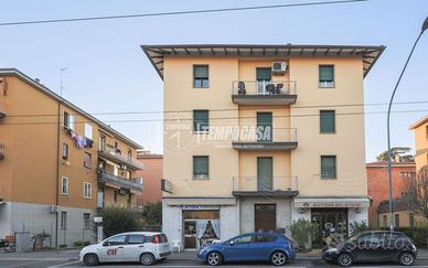 AMPIO TRE LOCALI IN VIA BELLARIA