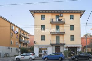 AMPIO TRE LOCALI IN VIA BELLARIA