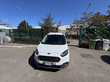 Ford Transit Courier (IVA esposta)