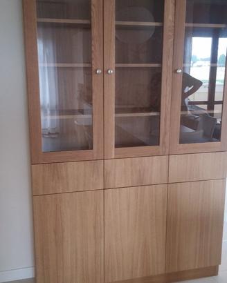 credenza con alzata in rovere ante cassetti