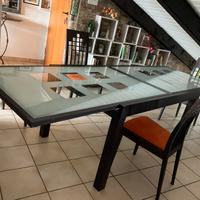 Tavolo da pranzo completo di 4 sedie