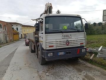 Renault con gru 9 Tonnellate 