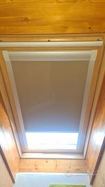 TENDE COPRENTI  PER FINESTRE TETTO VELUX