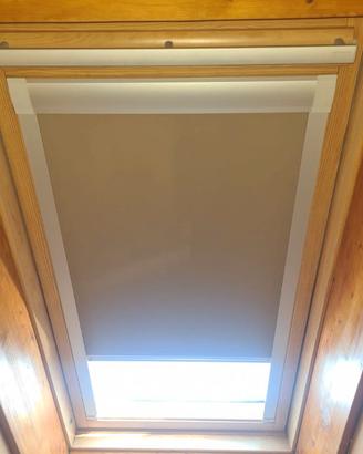 TENDE COPRENTI  PER FINESTRE TETTO VELUX