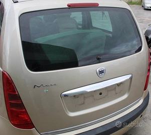 Lancia Musa lunotto,maniglione,alzavetri