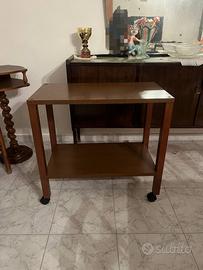 Carrellino in legno con ruote – tavolino multiuso