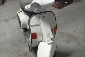 Vespa Piaggio HP 50 motore 130 bianca