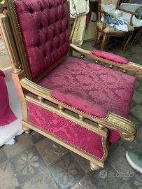 Poltrona rossa e oro