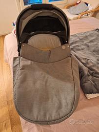 Ovetto e attacchi e navicella cybex