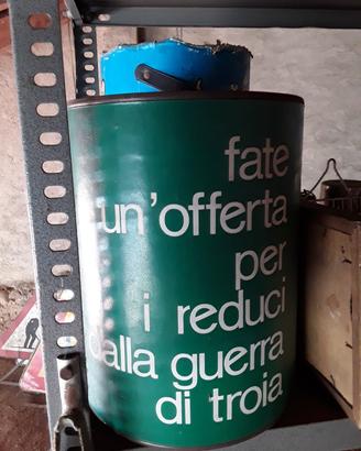 salvadanaio vecchio particolare 