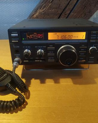 Prestigioso HF ICOM mod. IC-725
