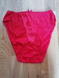 Mutande rosse con pizzo