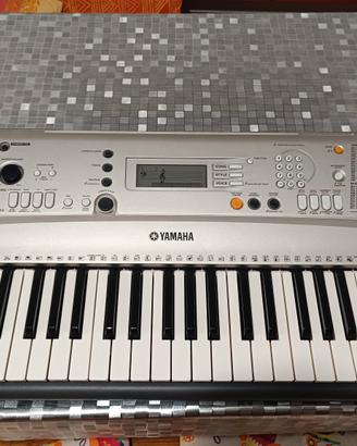 Tastiera Yamaha PSR E313