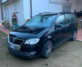 VOLKSWAGEN Touran - 2009