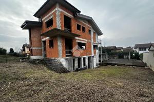 RUSTICO A TORRE DE' ROVERI