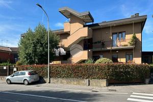 4 LOCALI A SEREGNO