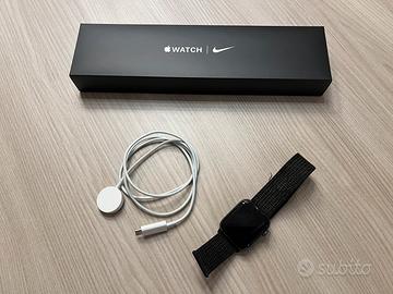 Apple Watch Nike SE 44mm Space Gray Aluminum Case