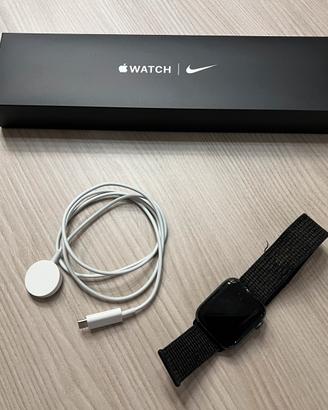 Apple Watch Nike SE 44mm Space Gray Aluminum Case