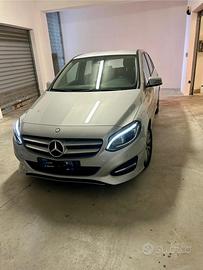 MERCEDES-BENZ B 180 d Executive