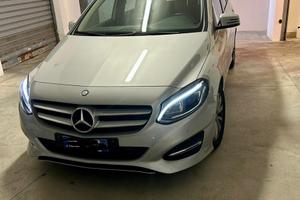 MERCEDES-BENZ B 180 d Executive
