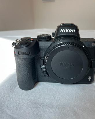 Nikon Z5 - solo corpo - circa 2000 scatti