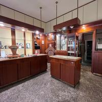 MONOLOCALE A MESAGNE