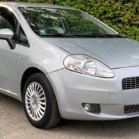 Per neopatentati Fiat punto economico  .metano