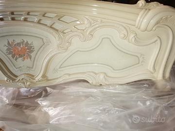 Testata letto matrimoniale classica