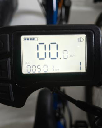 bici mtb elettrica Rockrider E‑ST 100 azzurra