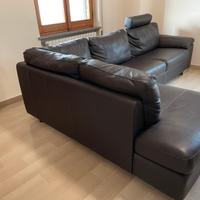 Divano ad angolo marrone