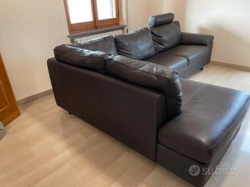 Divano ad angolo marrone