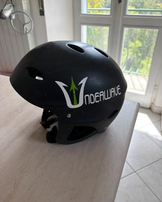 Casco misura 56 57 per sport acquatici