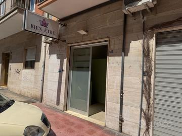 Locale comerciale a pochi passi da v.le liguria