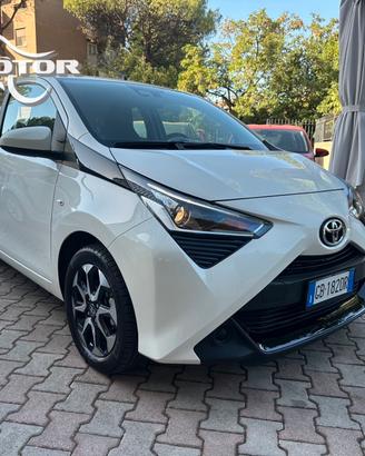 Toyota Aygo Connect 1.0 5p. X-play 06/20 KM.2930