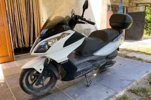 Kymco 200i downtown