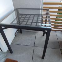 Tavolino con due sedie