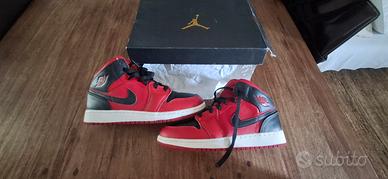 Nike Air Jordan 1 Mid "Reverse Bred",