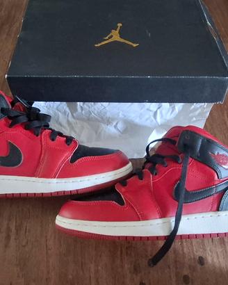 Nike Air Jordan 1 Mid "Reverse Bred",