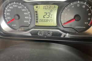 Moto suzuki burgman 650