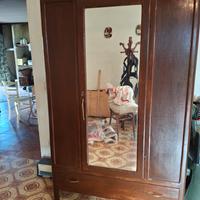 armadio con specchio