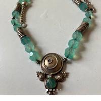 Collana stile etrusco con pietra verde e argento