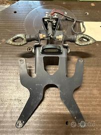 Porta targa yamaha r6 frecce direzione luce targa