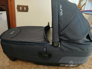 Navicella Nuna con cinture di sicurezza