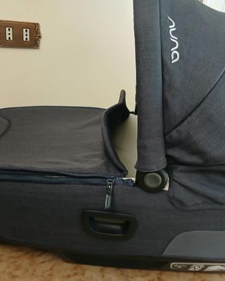 Navicella Nuna con cinture di sicurezza