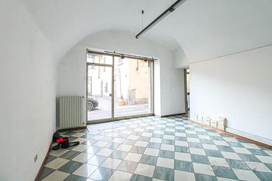 NEGOZIO A PALAZZOLO SULL'OGLIO