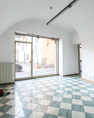 NEGOZIO A PALAZZOLO SULL'OGLIO